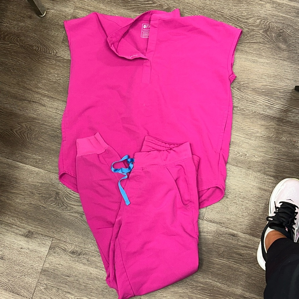 Figs scrubs